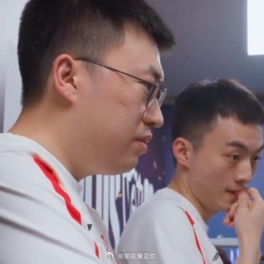 #Xiaohu向队友道歉#看了看最近wbg比赛语音，只要是小虎的问题，他都会道歉