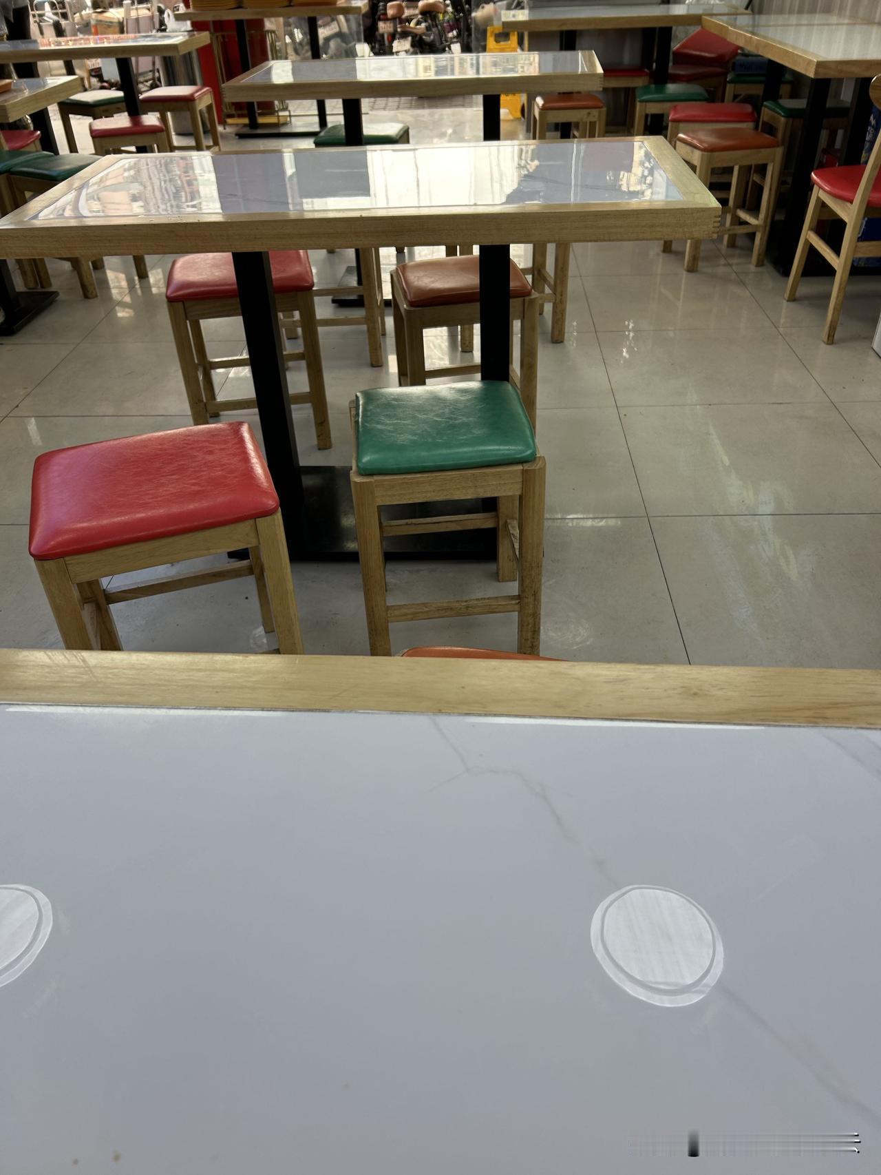 这个世界上普通人一般智力的人还是占绝大多数，或者脑回路与众不同的人还是有很多！