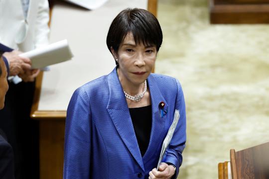日本首相高市早苗的涉台言论在国会引发激烈交锋。在野党议员轮番质询，要求其明确相关