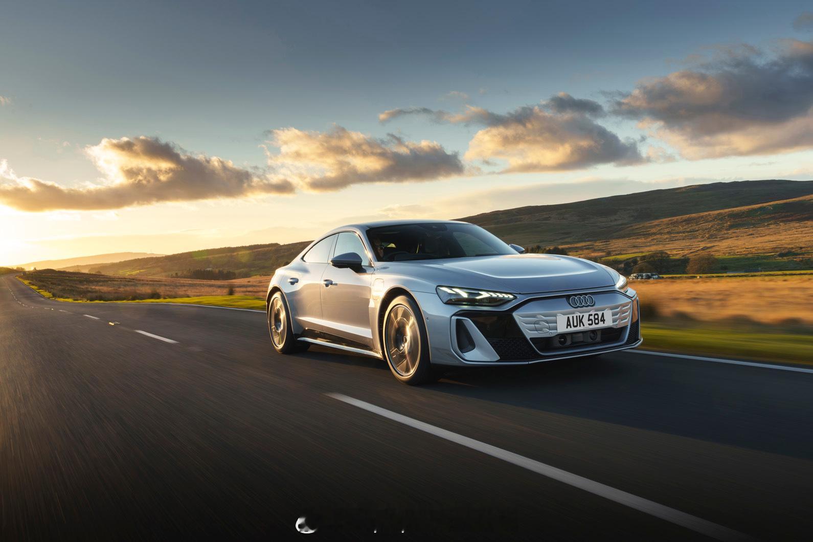 据外媒报道，奥迪e-tron GT会推出了一款售价更低的新款车型，我想问一下有多