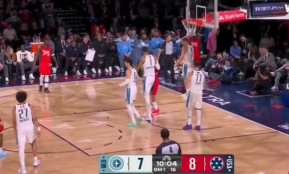 认真对待！文班包揽世界队开局前7分，防守端排球大帽杜伦