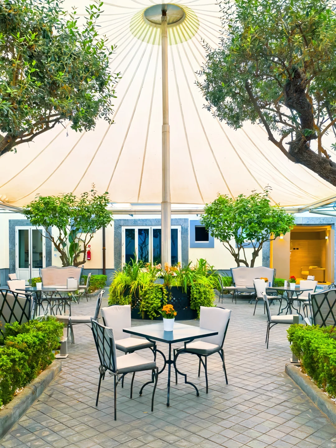 那不勒斯帕拉索卡拉乔洛酒店：南意首家启缤