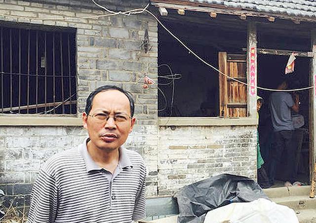 1980年，16岁的刘汉清被哈工大录取，全镇人敲锣打鼓欢送，如今62岁靠400元