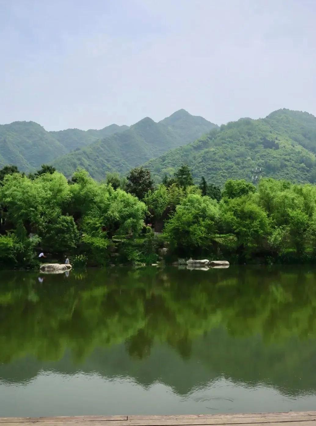 适合五月份旅游的地方：
1、武汉
2、西安
3、张家界
4、千岛湖
5、黄果树瀑
