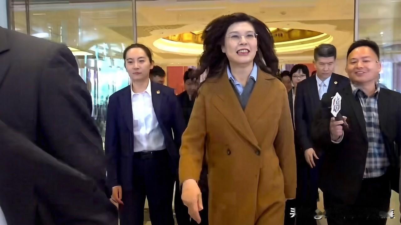 郑丽文大陆行，蔡正元会怎么说？
被邱毅称为兄弟的蔡正元如今已沦为囚犯，但作为中国