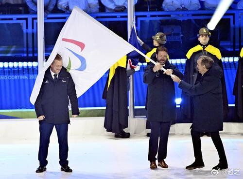 国际残奥委会(ipc)的安德鲁帕森斯董事长15日，闭幕式前举行了大会总结记者会。