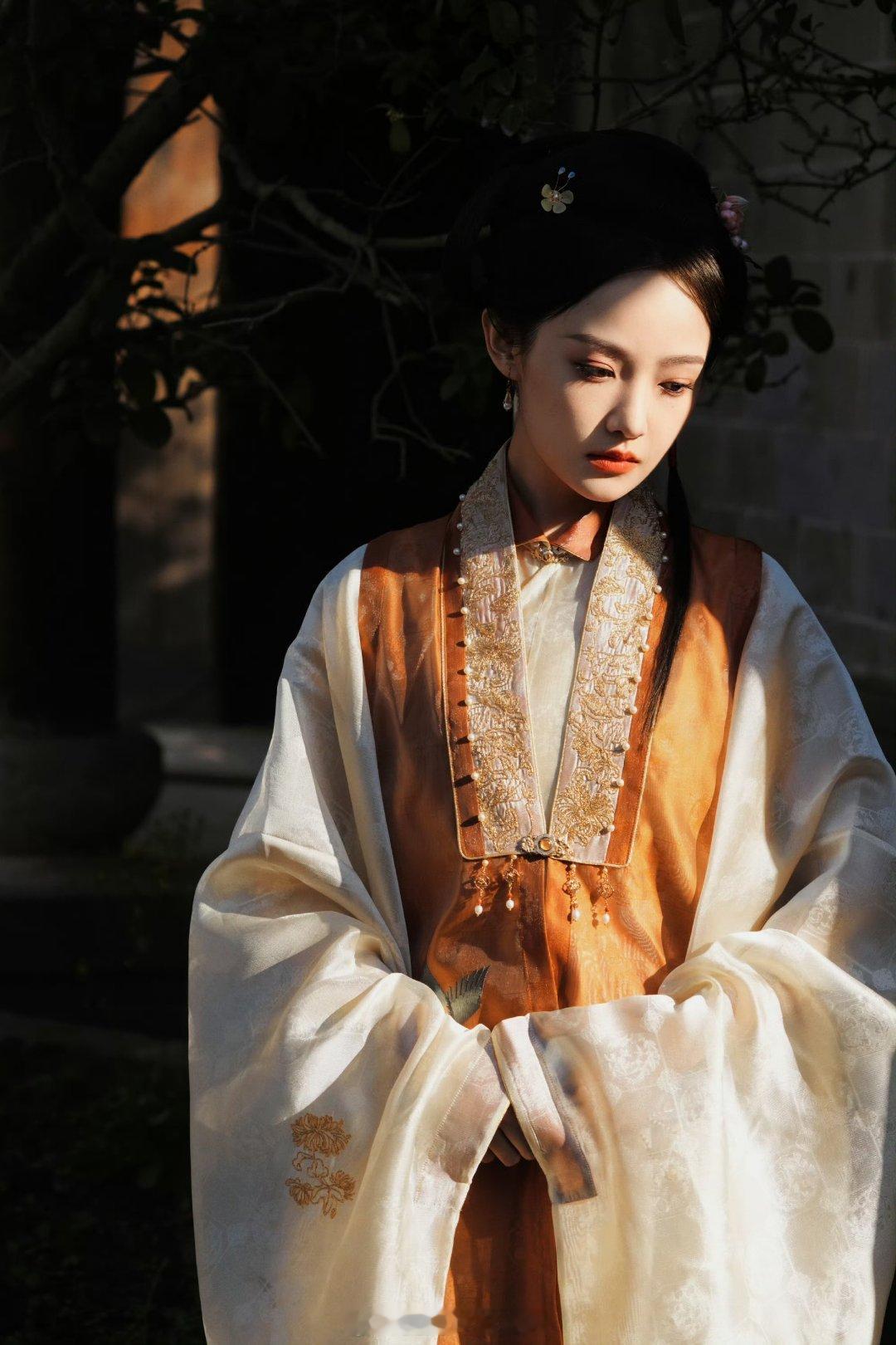 于正内涵伪大女主  于正官宣吉天照女主  吉天照女主是吴佳怡 发文官宣《吉天照》