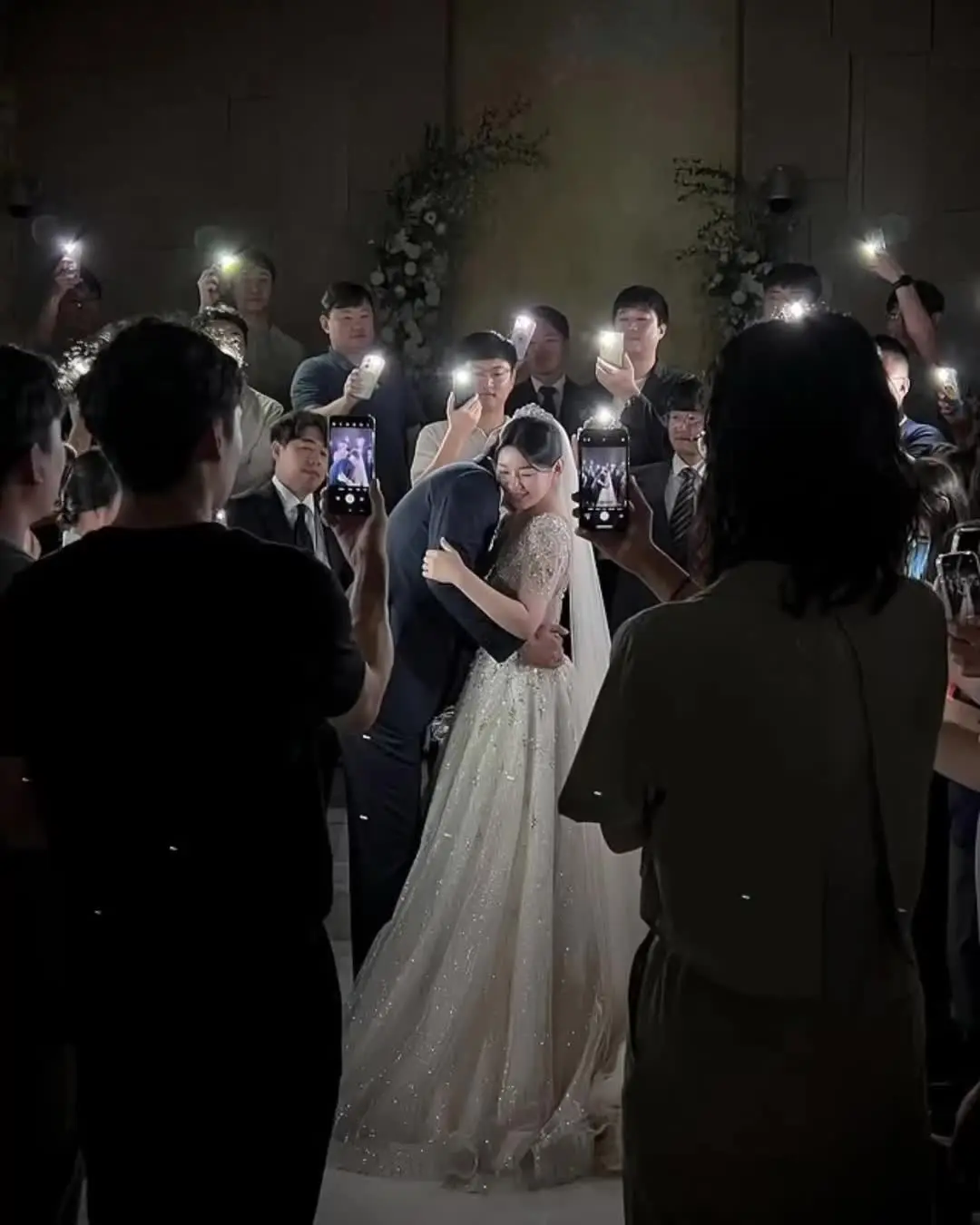 我不太会玩网络 我以为我们加完好友就该结婚了