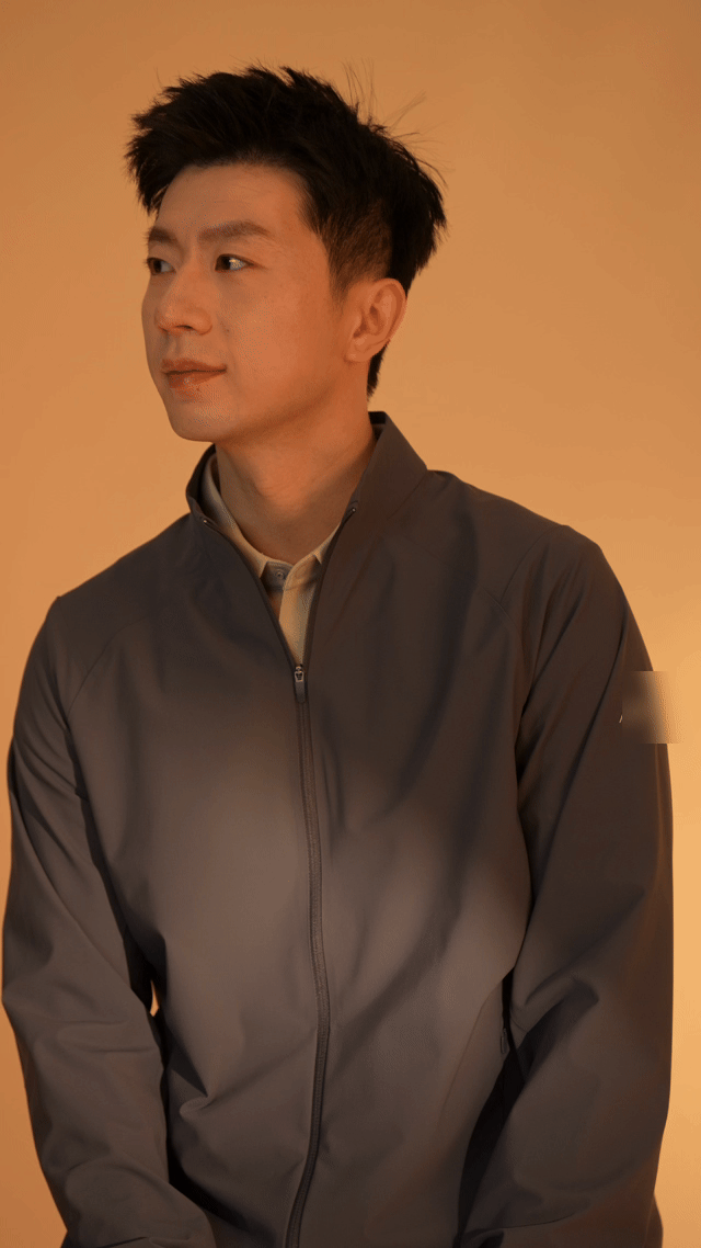 马龙刘诗雯北京三里屯同框哦莫哦莫马龙怎么基础款也穿出高品质既视感，一身休闲运动穿