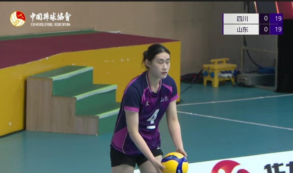 U19四川女排创赛会单局比分37：35的记录，首局胜山东队！


U19女排全锦