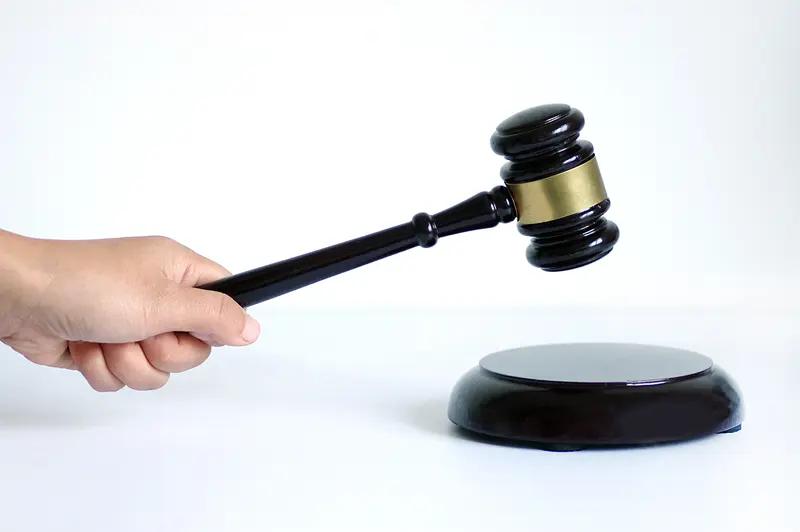 租客装修后退房，房东竟要求恢复毛坯！法院判决太解气
 
租房子时帮你装修，退房却