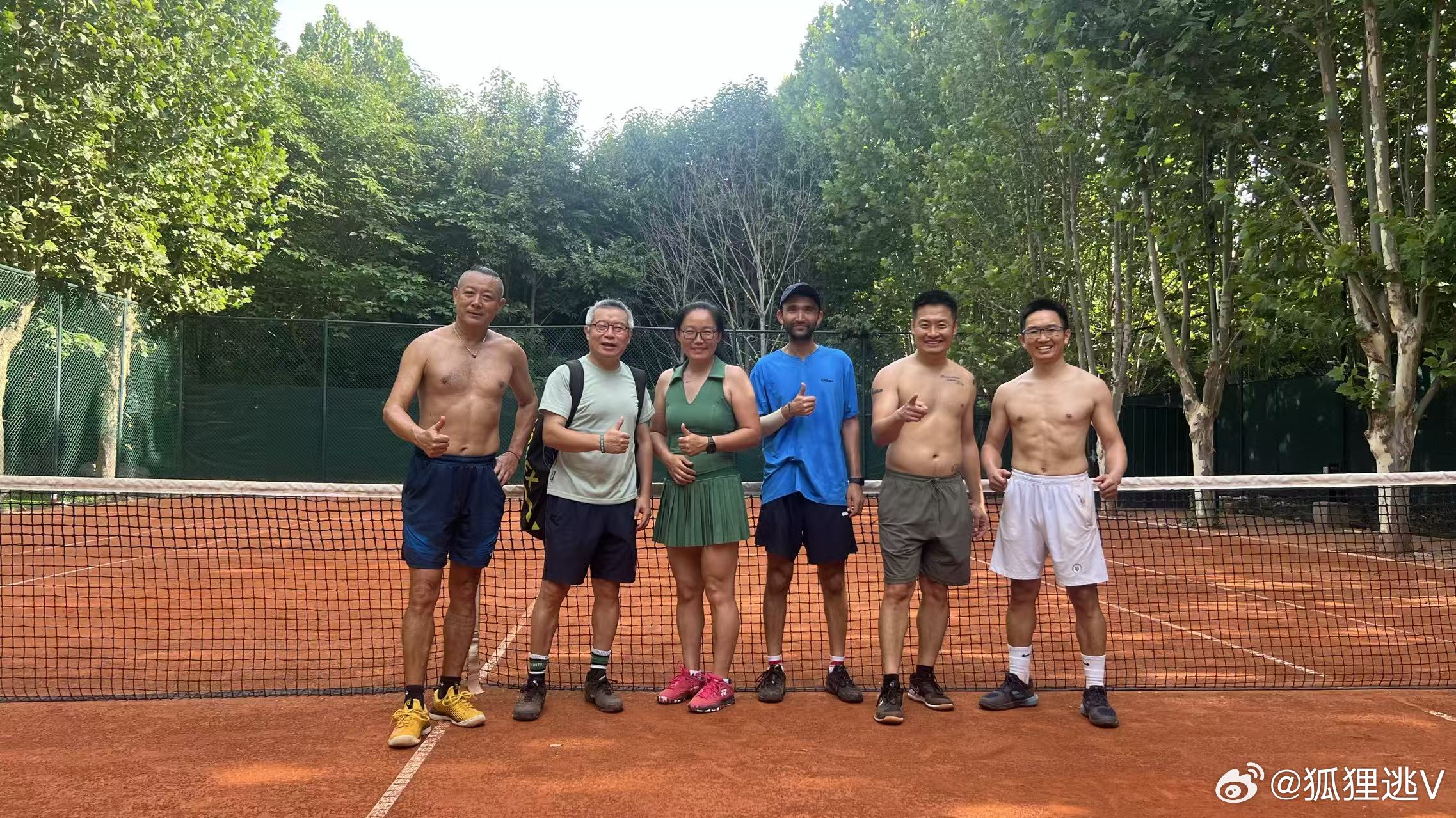 上午开会务虚，下午训练落实。上午在钻石开会，中网的工作人员问我:“胡老师，今年中