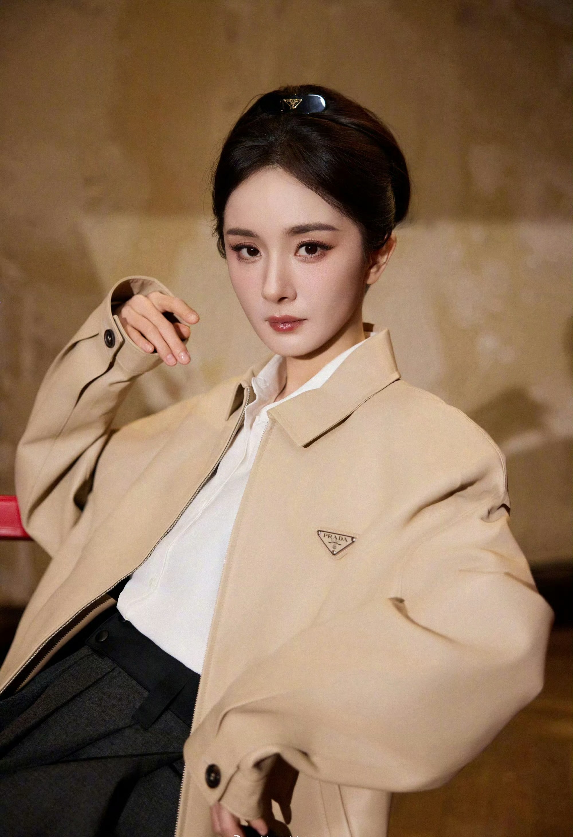 杨幂 我都僵硬了幂姐一如既往的有梗，绝不让任何一句话掉地上，我们Prada女王就