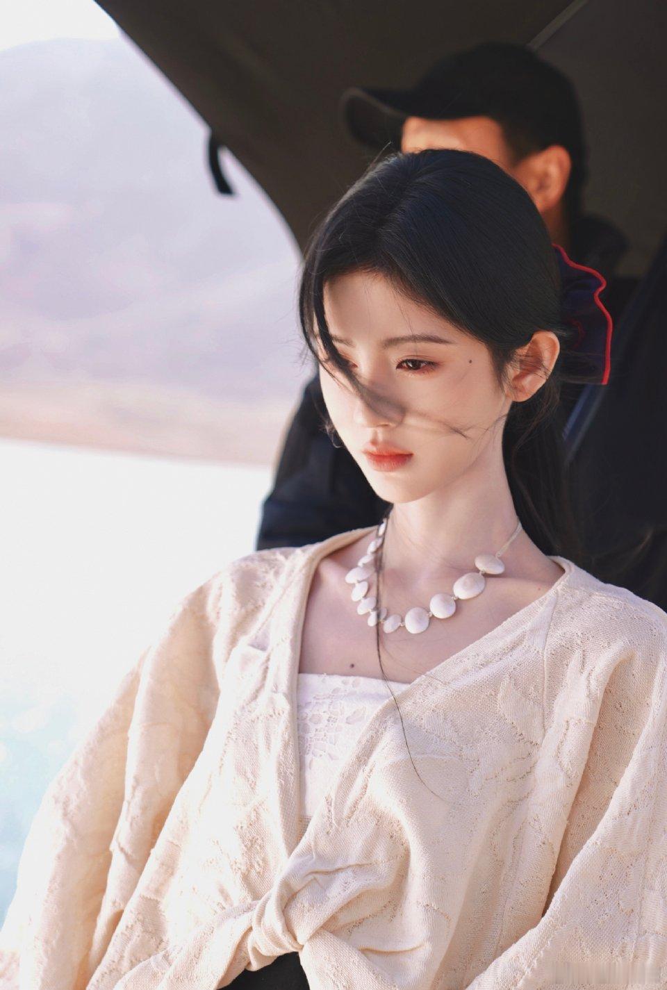 鞠婧祎 jjy鞠婧祎阿黛 jjy鞠婧祎来战 你踏光而来，我赴约山海。𝒀𝒐𝒖