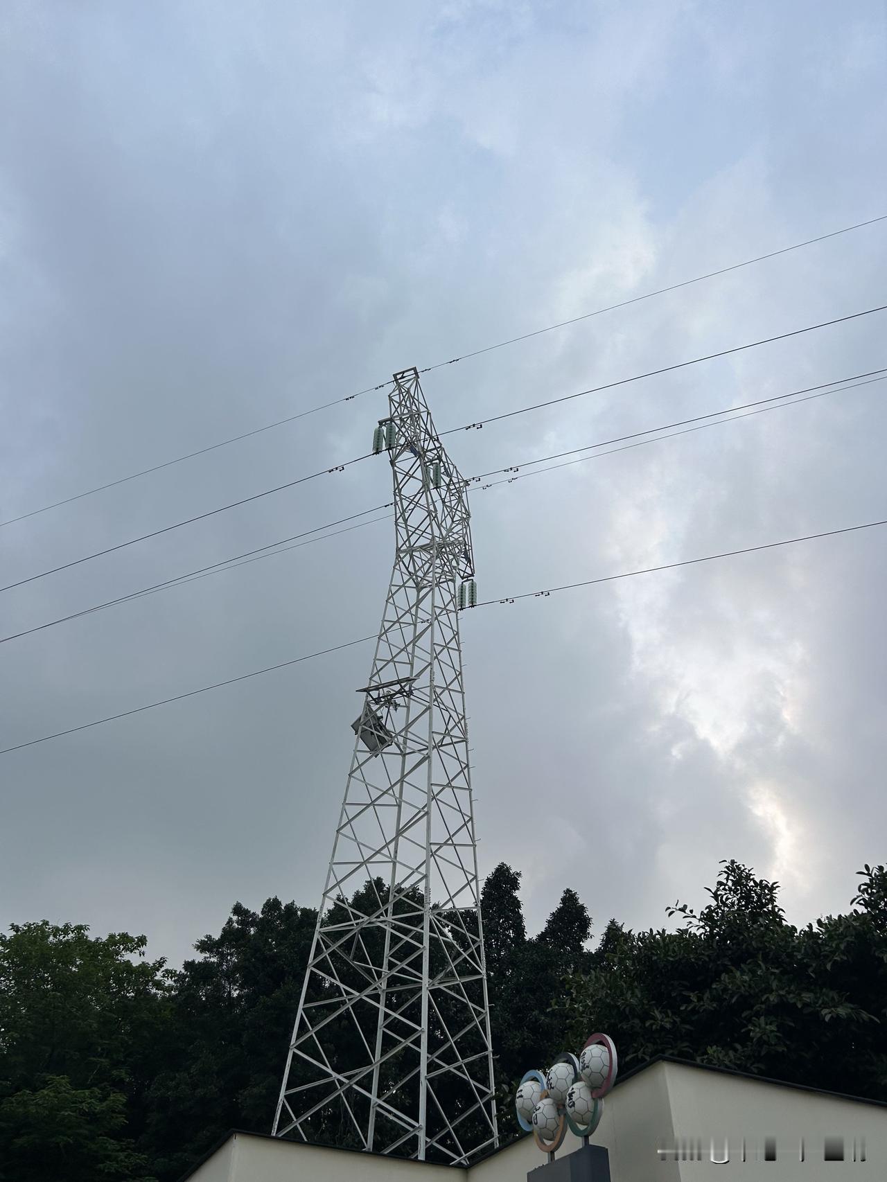 为什么年轻人越来越不愿进厂打工？

如今越来越多的人对进厂打工心生抵触，劳累枯燥