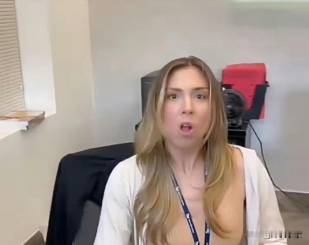 《纽约邮报》：2月16日，美国印第安纳州兰道夫东部学区女教师艾丽西亚·休斯将一名