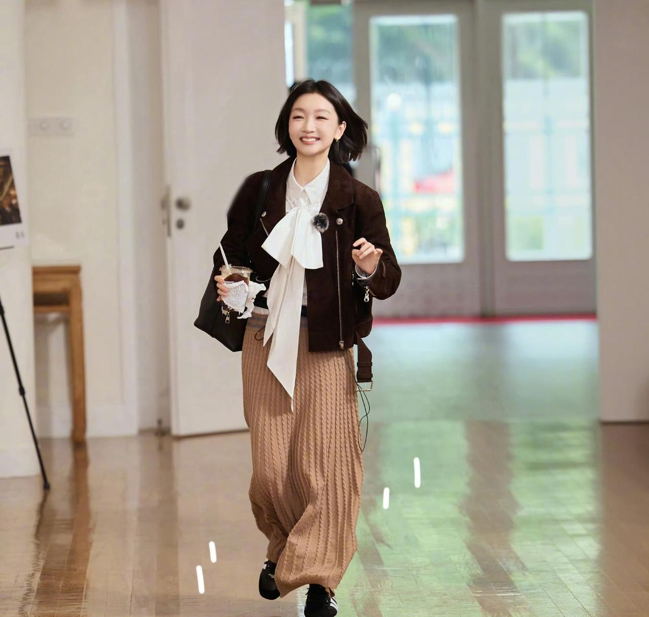 花儿与少年2026
周冬雨哒哒哒的来了
并给大家透露了下
在这里，她的新英文名字