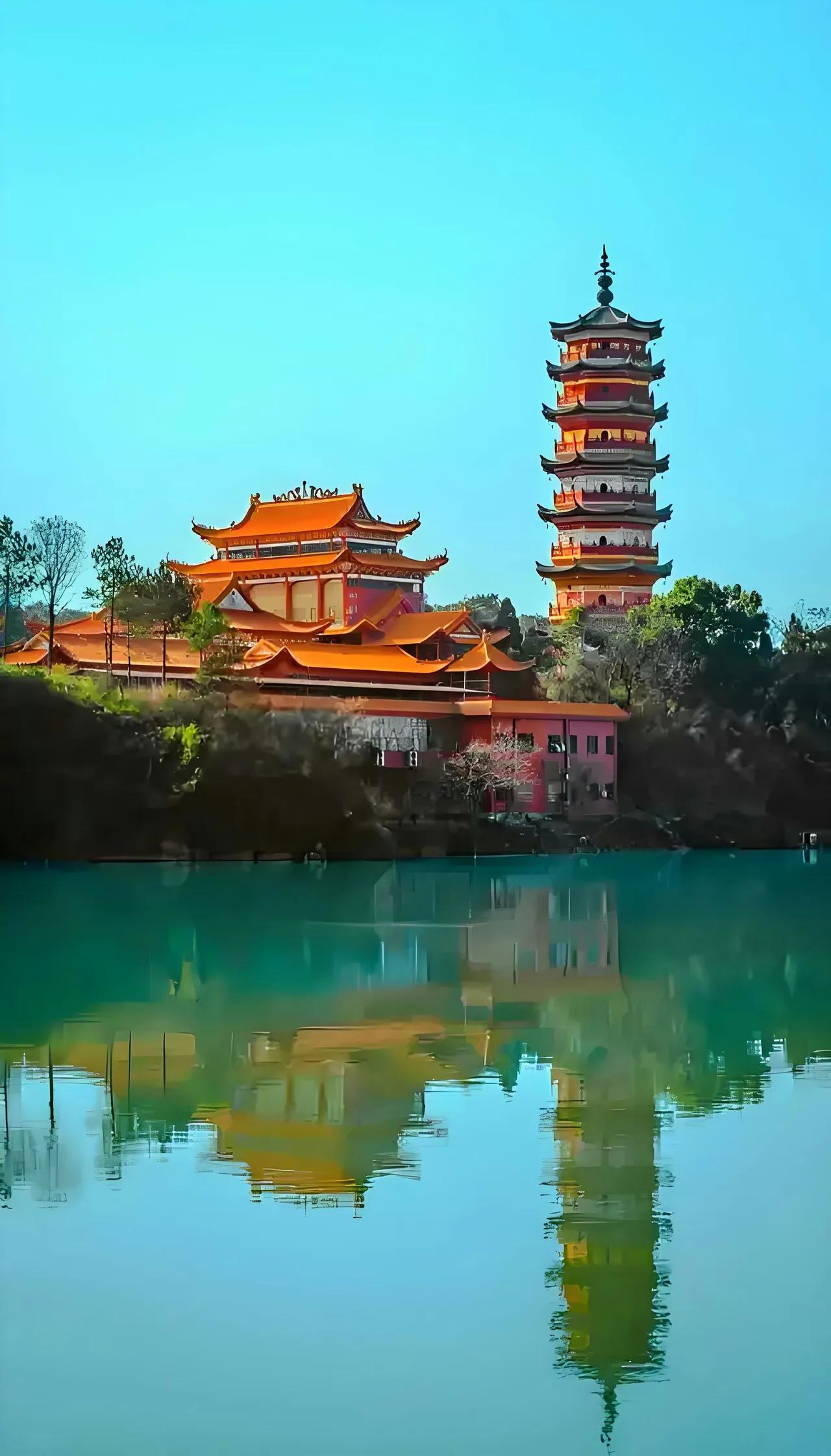 山青水秀，风景宜人。