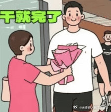 送花的球迷有没有去给小拳手们送机呀？他们该去的 ​​​
