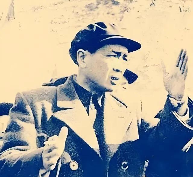 1951年，地主徐裴章被判死刑，行刑时，他已经绝望，谁知地委书记却派人送来一封信