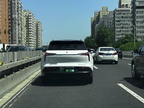 【#恒大汽车跌超23%#】#港股新能源汽车概念走低#6月12日，港股新能源汽车概