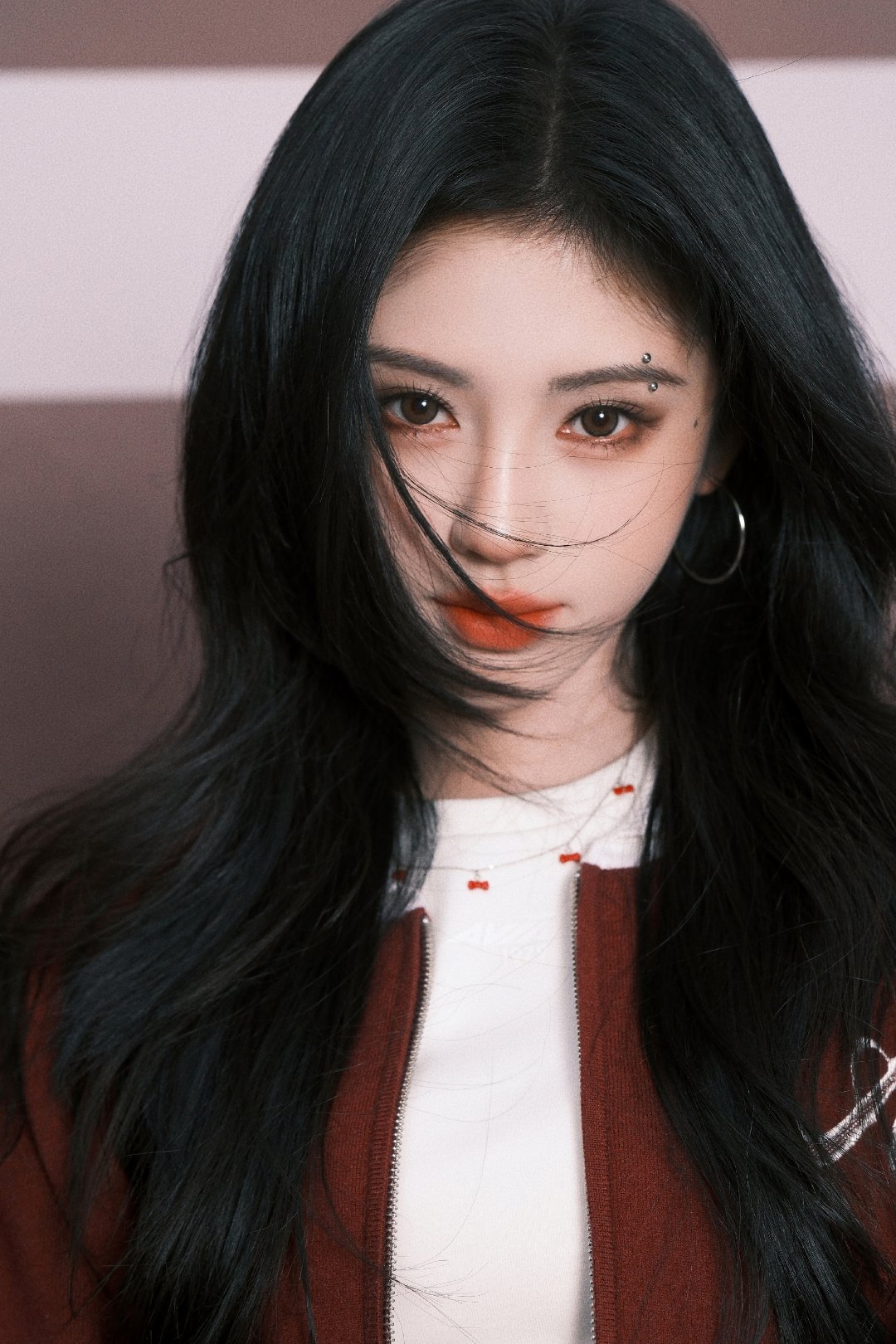 💙🍊 鞠婧祎万花世界 💙🍊鞠婧祎苏绿夏“见你时的雀跃，藏不住半分欢喜” 