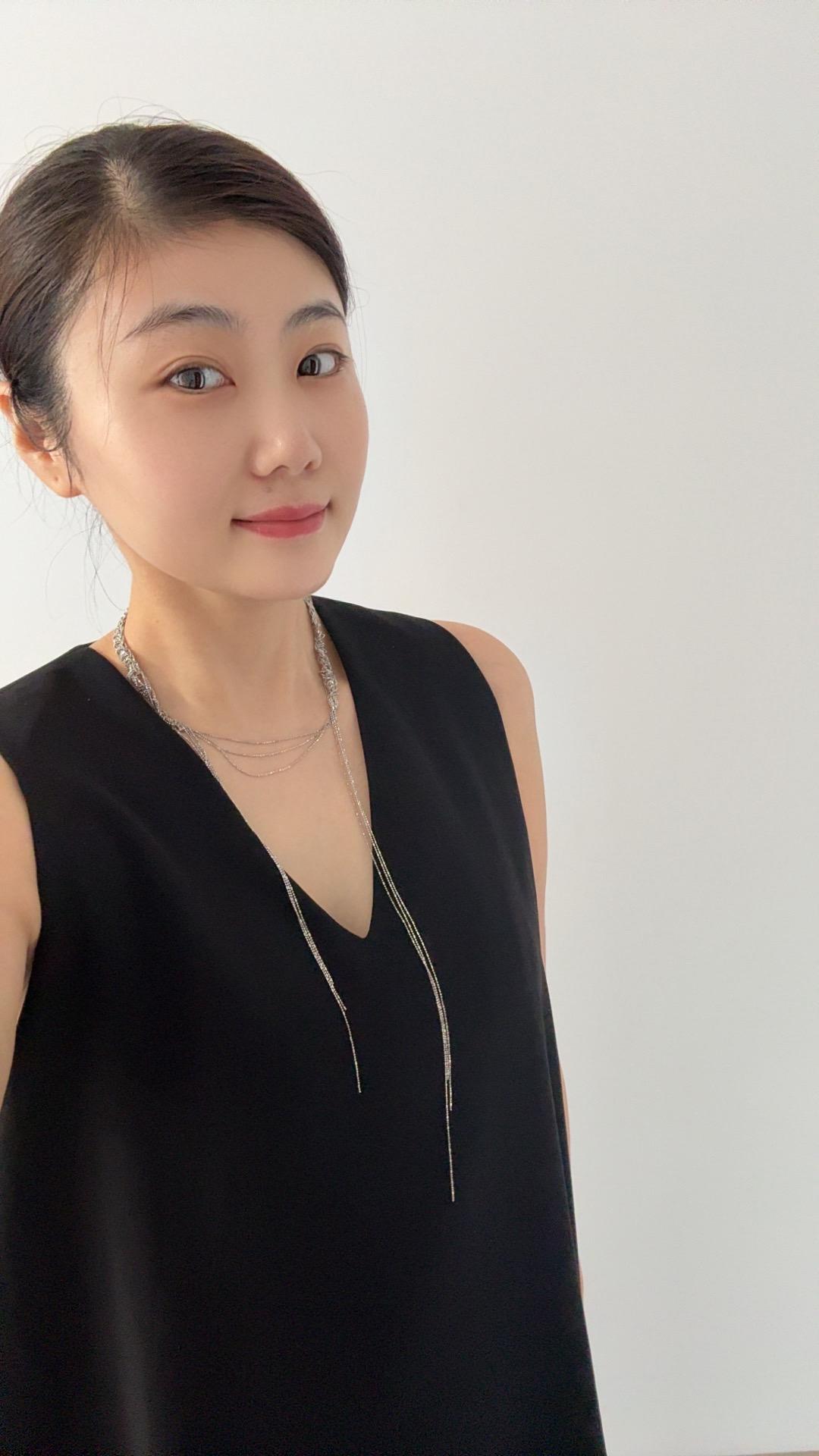 突然发现自己真的很好  有点小漂亮 会开车 会做饭 会挣点小钱 穿得了...