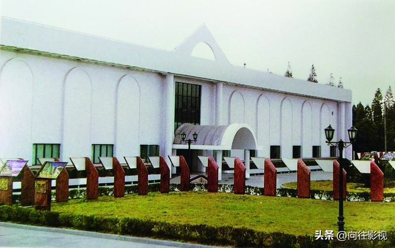 生活就像一场奇妙的旅程，每天都有新的风景。3月10日的清晨，那是生活递来的空白信