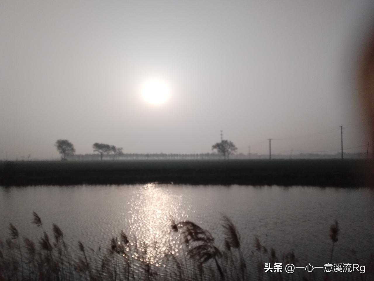 众友友早上好！
今天是7月18日星期六，日出时间5.01分，日落时间7.31分，