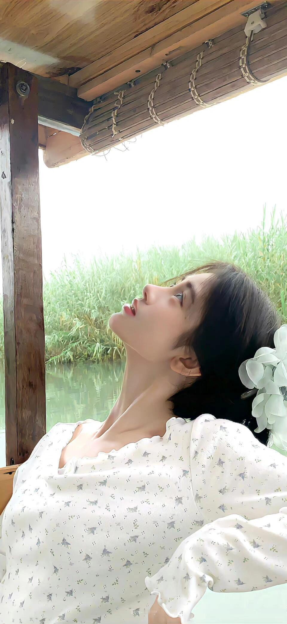鞠婧祎全屏壁纸非常活力四射喔 ​​​