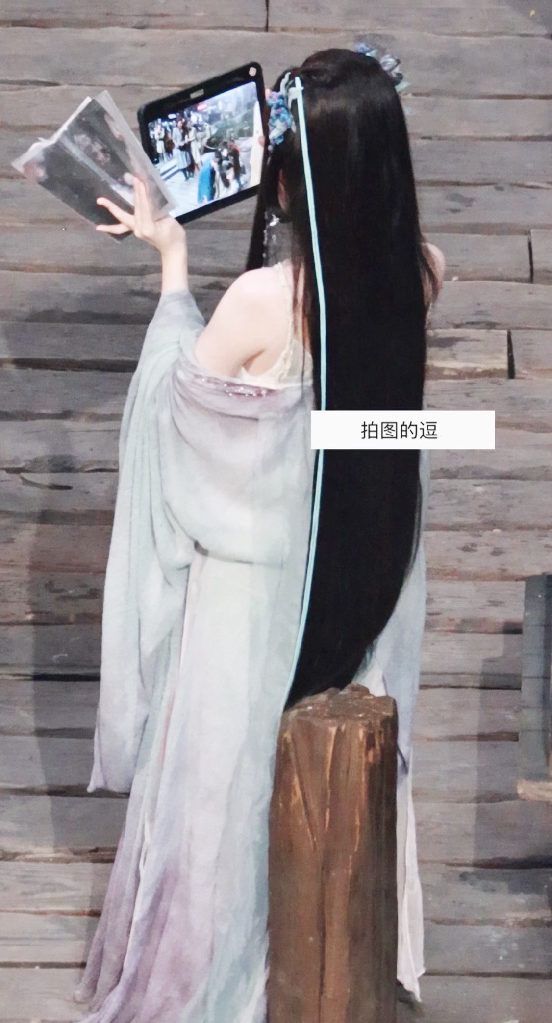 原来今天有路透可以看呀…我家何盼美背[爱慕] ​​​