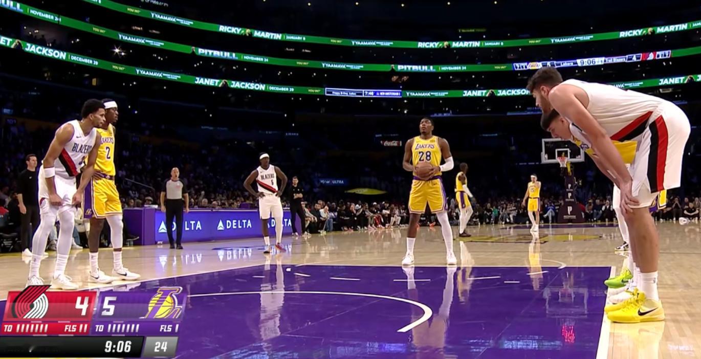 范德比尔特开场两次抢断，湖人都转化成得分！开拓者vs湖人 ​​​