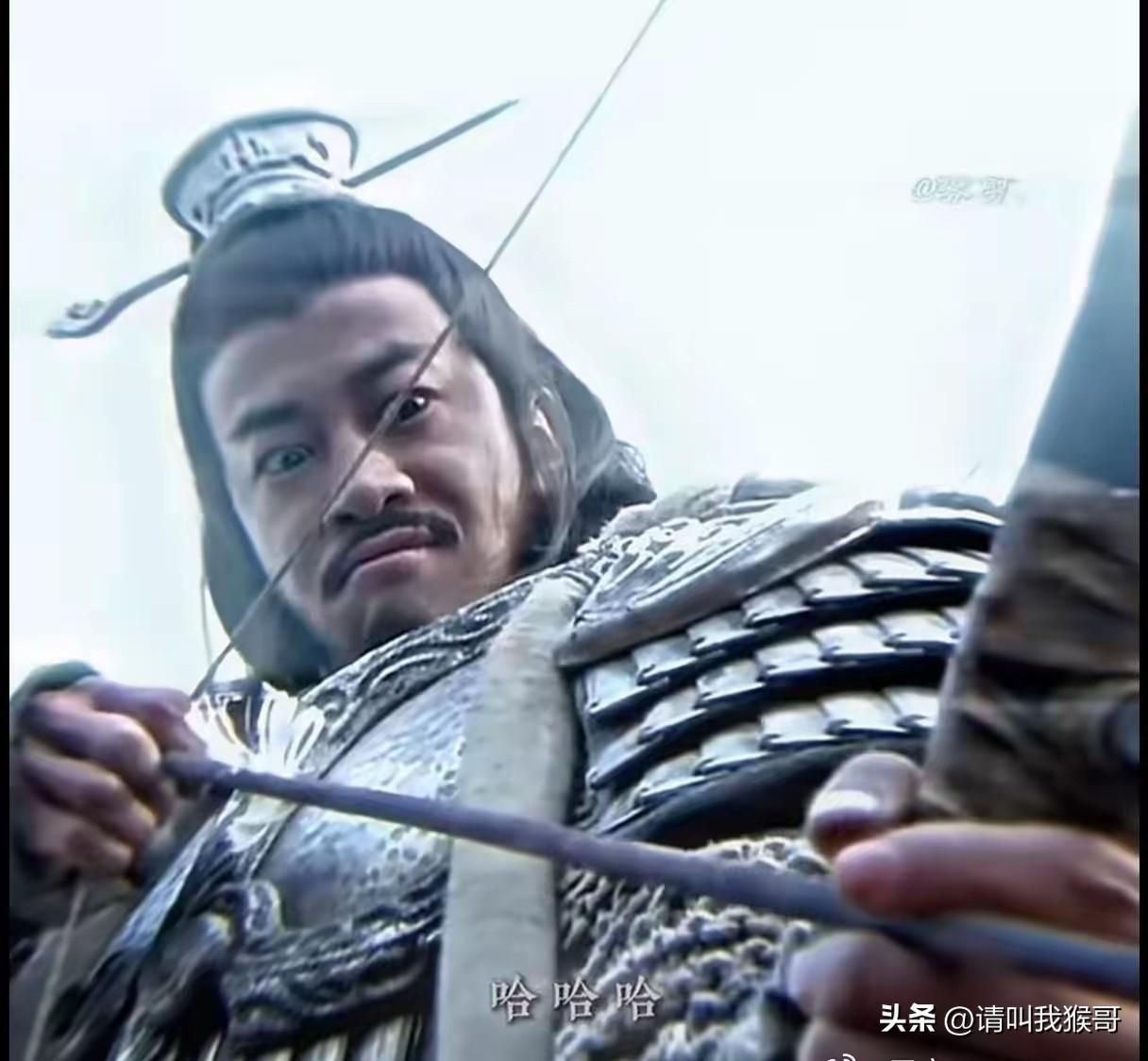 有次看到一个科普节目，专门讲了拉弓射箭的手法，像图片中四根手指控弦才是正确的，而