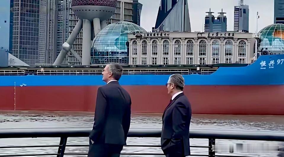 外媒：英国首相斯塔默访华，反应了一个正在世界形成的广泛趋势，各国都在争相访华…