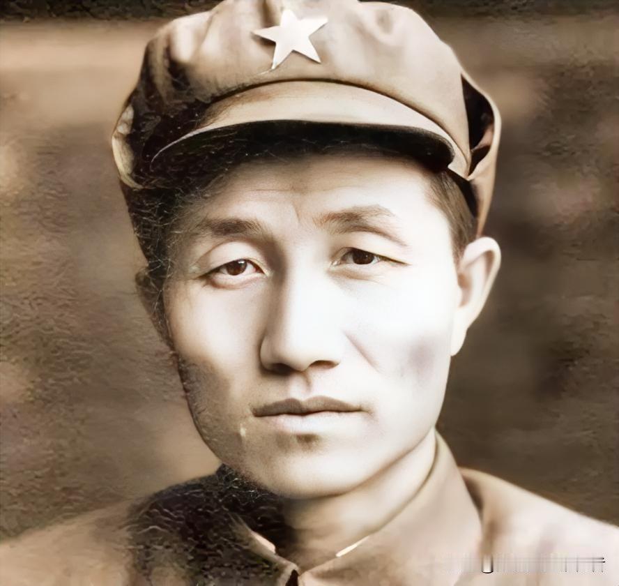 1935年甘肃，参谋长为泄私愤故意拖延全军2小时，马家军骑兵杀到，若非悍将韩先楚