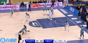 齐麟就是新疆进攻轻骑兵，假如在国家队打分卫，这就是男篮的幸运


齐麟第三节打一