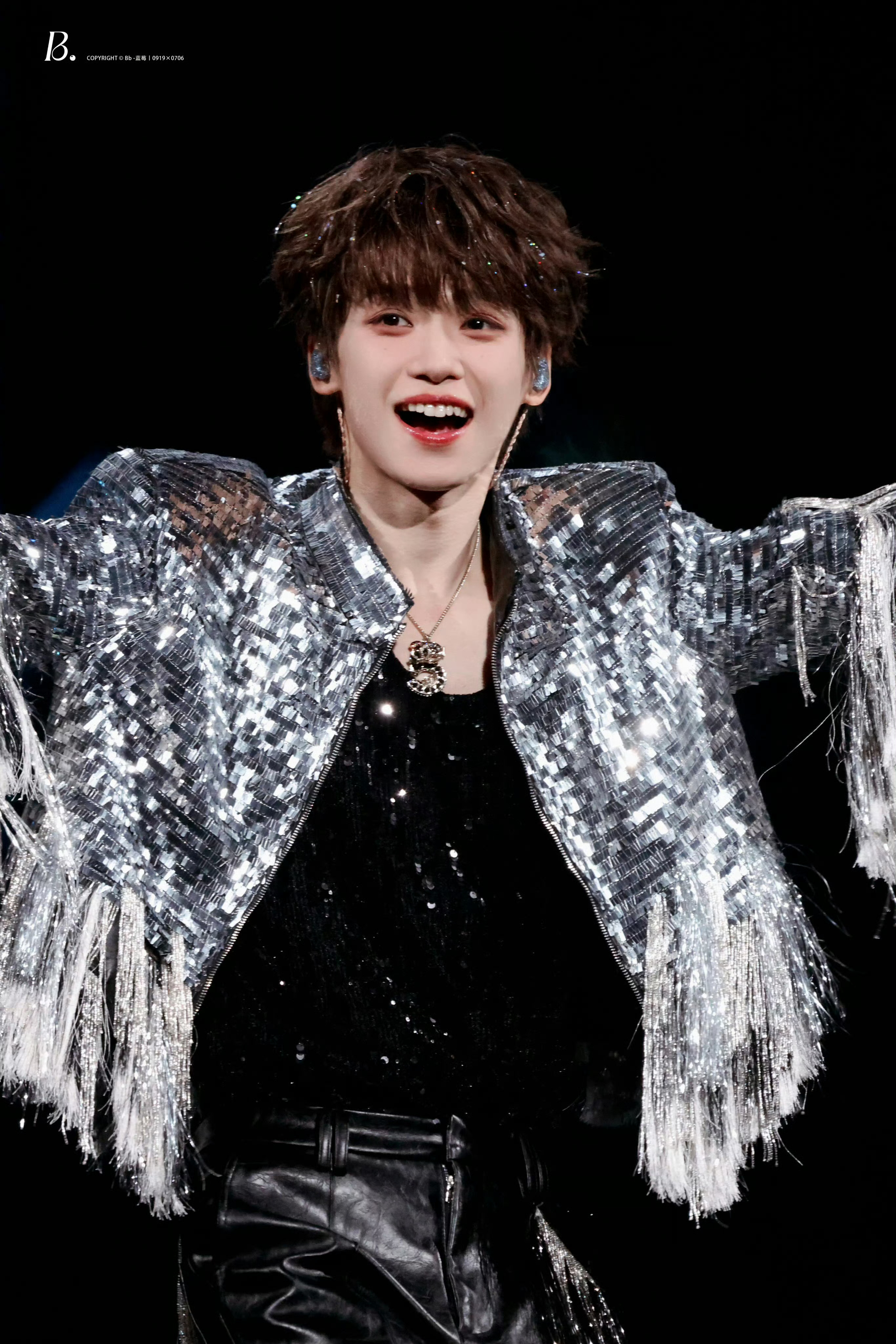 曝田栩宁梓渝线下演出被叫停吃瓜不信瓜啊。。梓渝演唱会音乐节还在正常进行，首张专辑