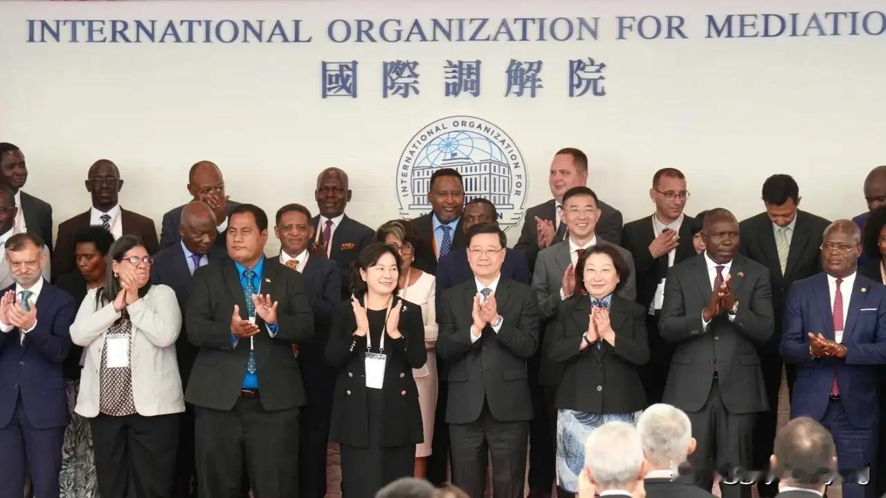 就在联合国因为漂亮国拖欠会费而急得秘书长公开站出来喊话联合国有倒闭风险之际，10