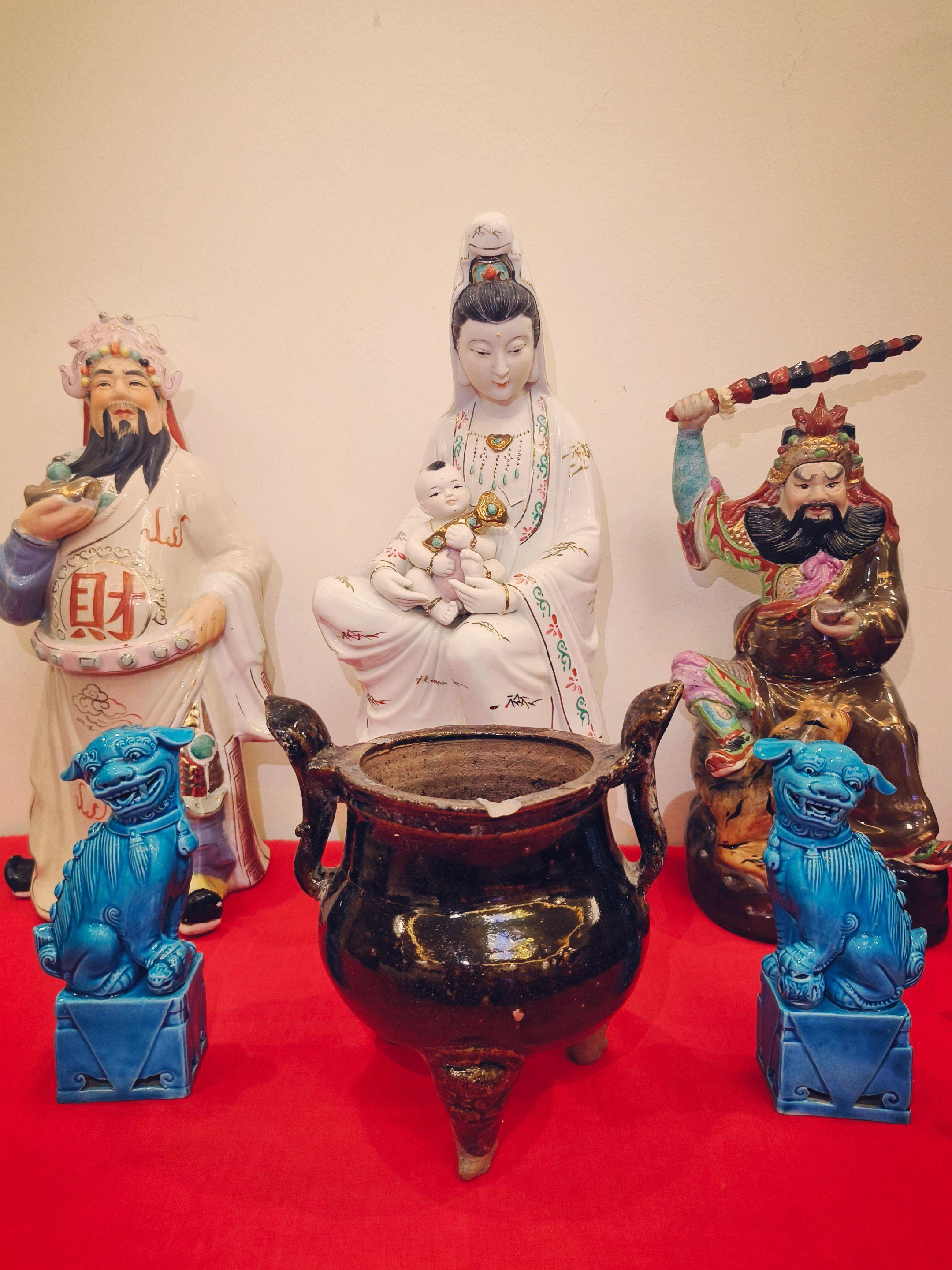 大士垂慈，玄坛振威。