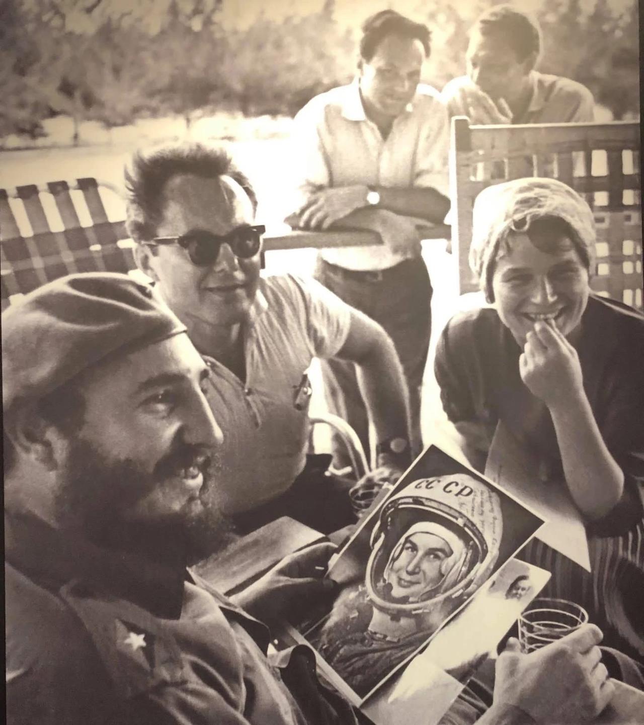 下图皆为社会主义阵营革命领导历史留影！大家认得出几位呢？老照片