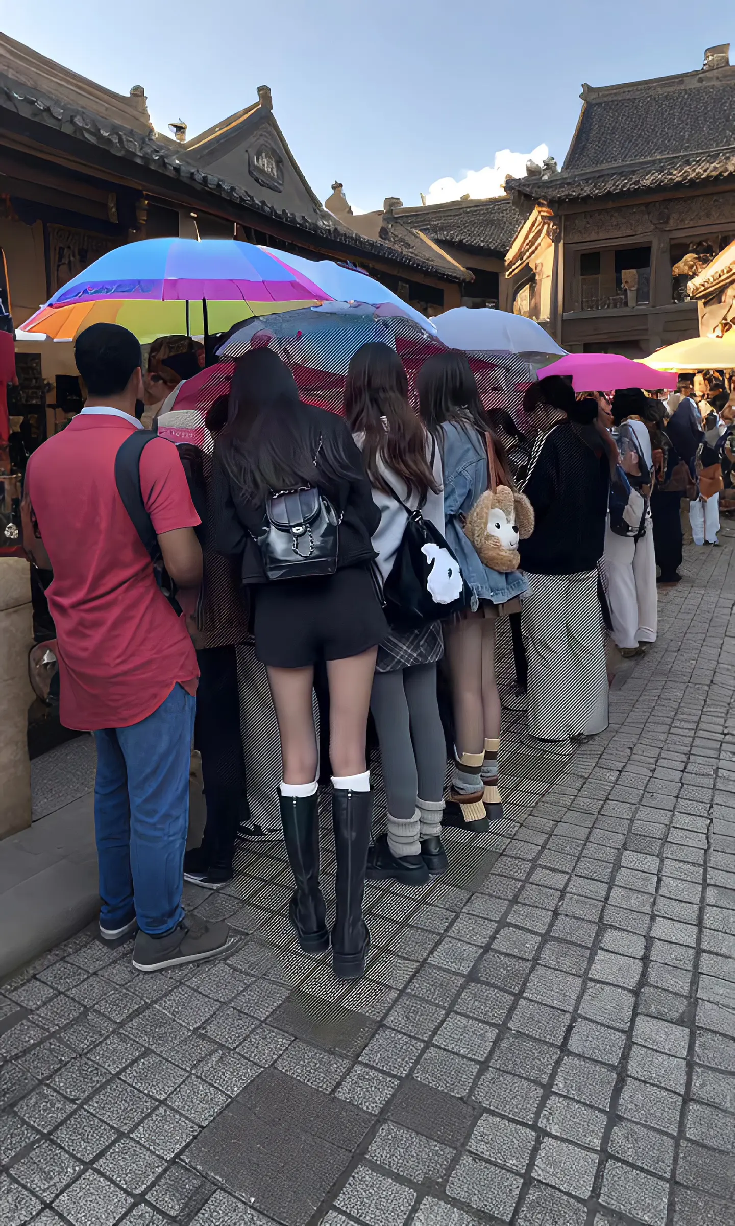 我勒个豆 真的对黑丝没有抵抗力了 零零后也太会穿了