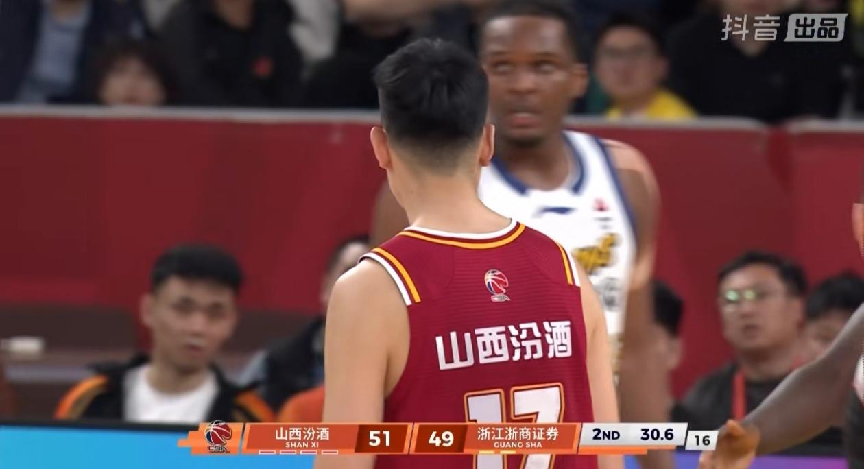 今晚的CBA比赛都没有什么太多看点。山西对浙江广厦的比赛，看似打得很焦灼激烈。其