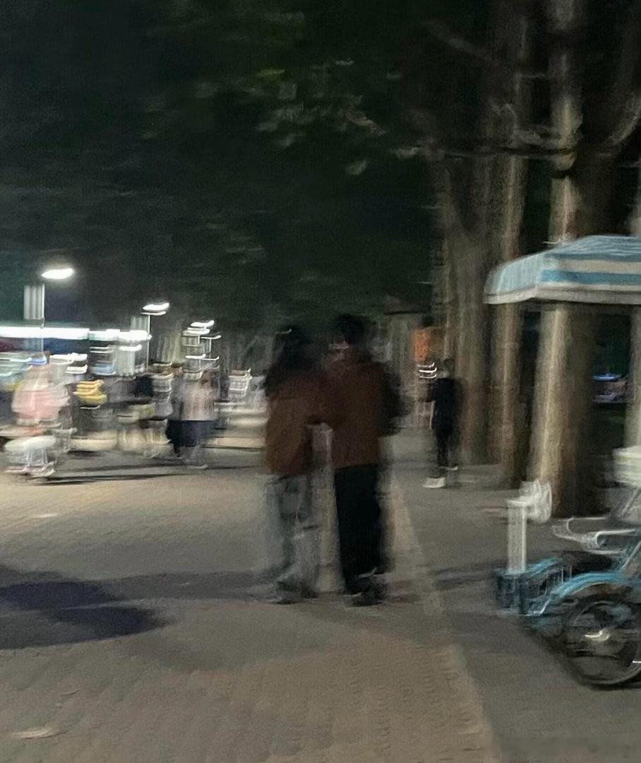 我磕的cp成了，啊啊啊啊啊好激动，周一快点来吧真是的好喜欢你们这种淡淡的又浓浓的