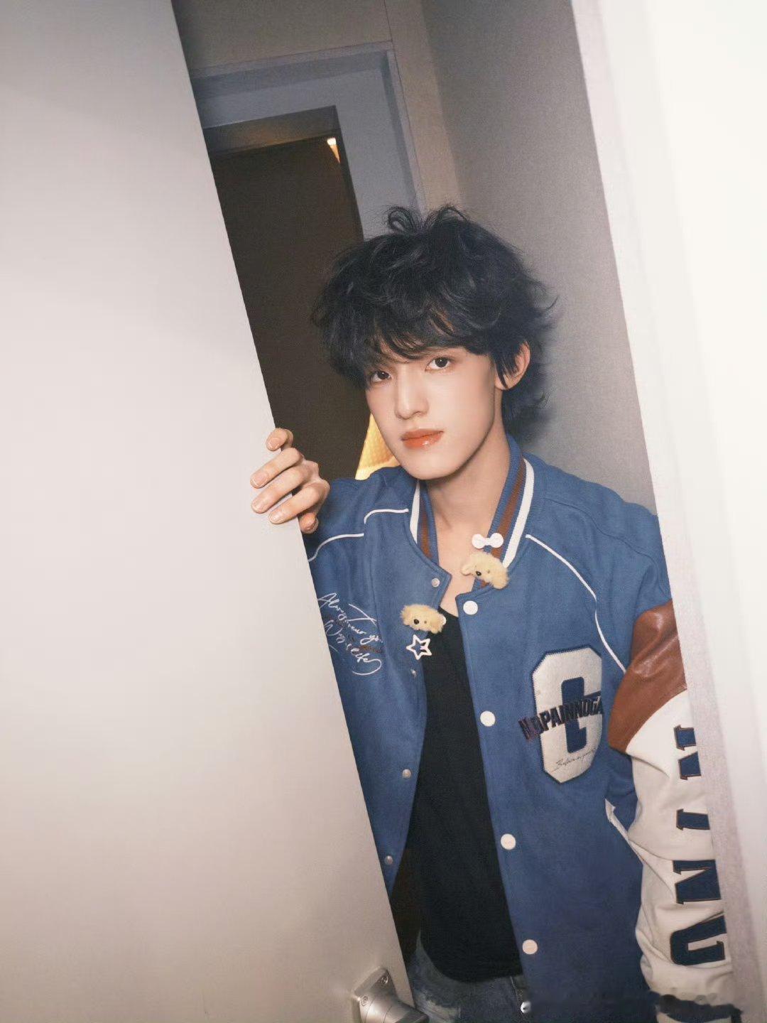 张泽禹连续两年收到利物浦的生日祝福 点开话题之前：利物浦给张泽禹送祝福？点开之后