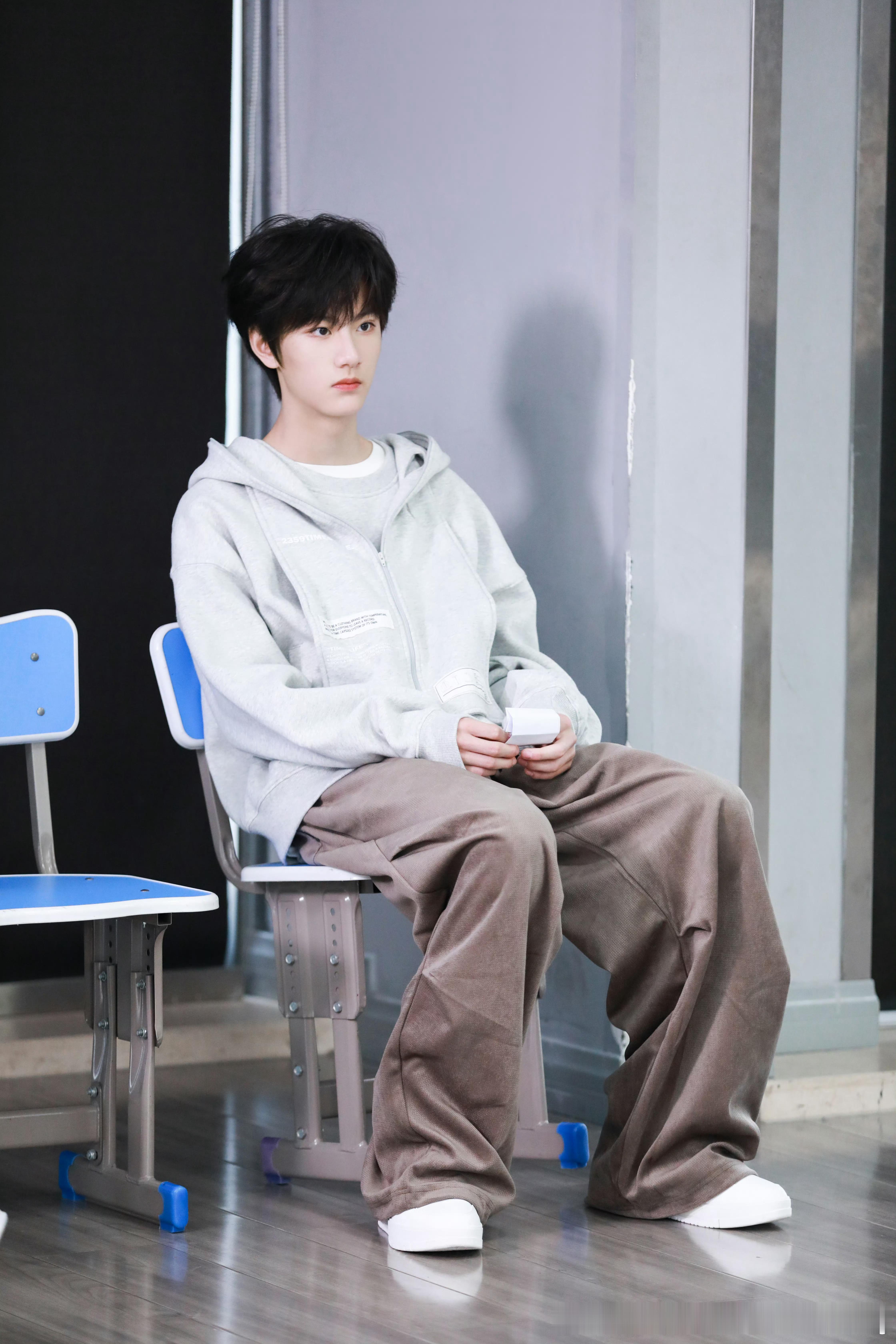 这居然是李煜东 才13岁就帅成这样真的很不可思议吧！欢迎大家加入东之国，喜欢我们