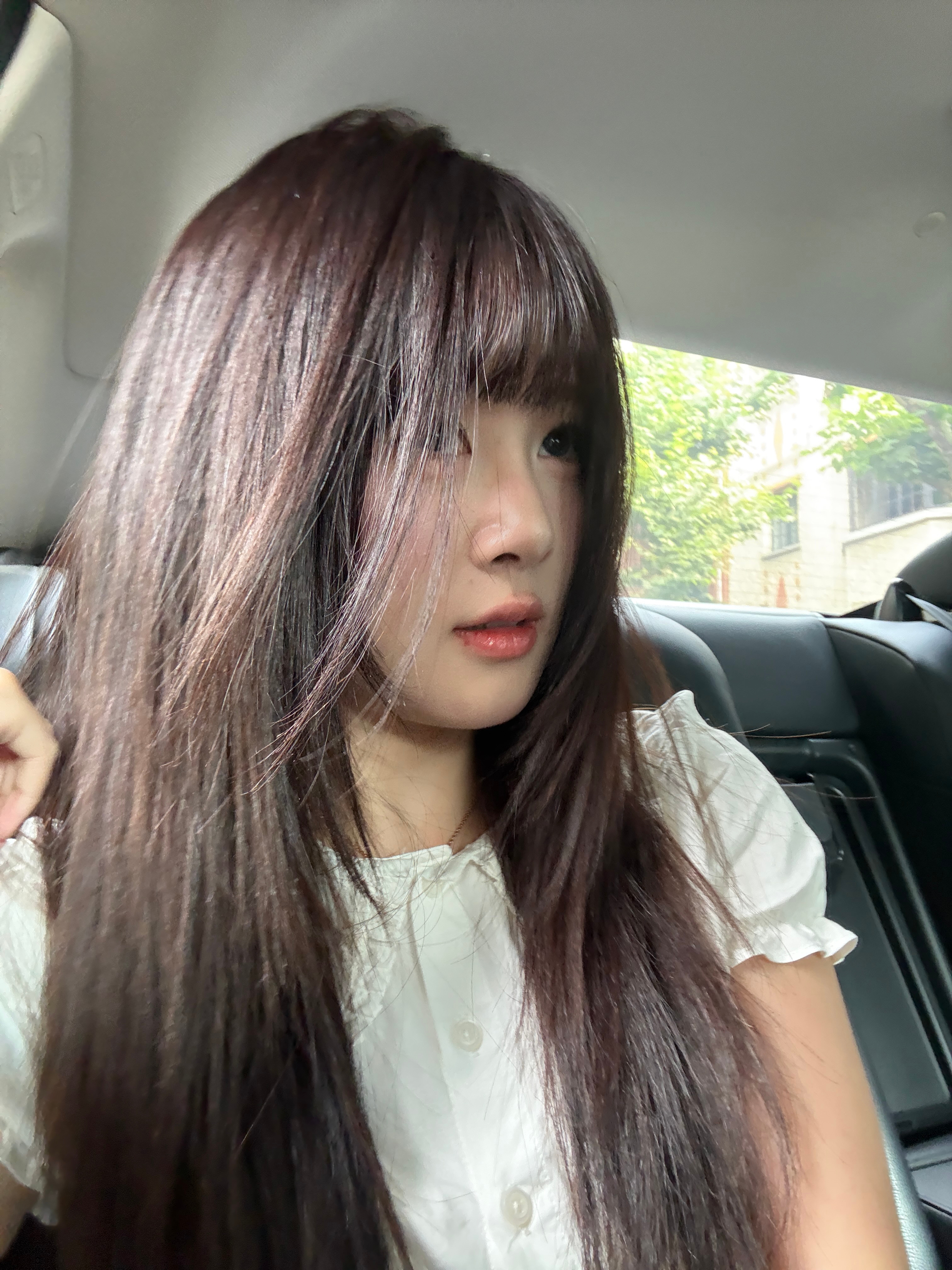 不知道度过了多少年 我的发质又回来了 只要不漂头发烫头发 我头发还是蛮耐造的
