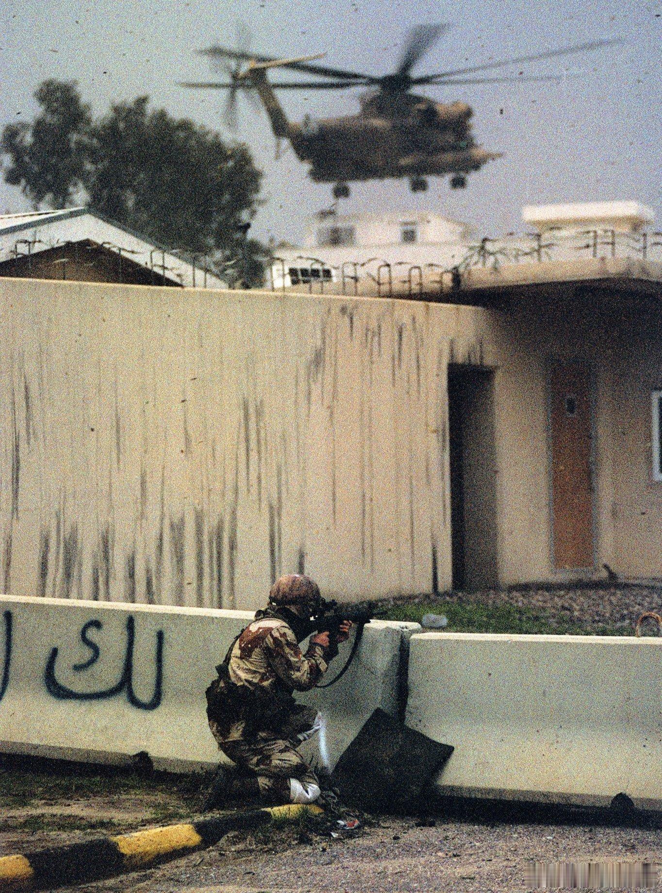 1991年，科威特城美国大使馆外 🇺🇸🇰🇼热点观点海外新鲜事