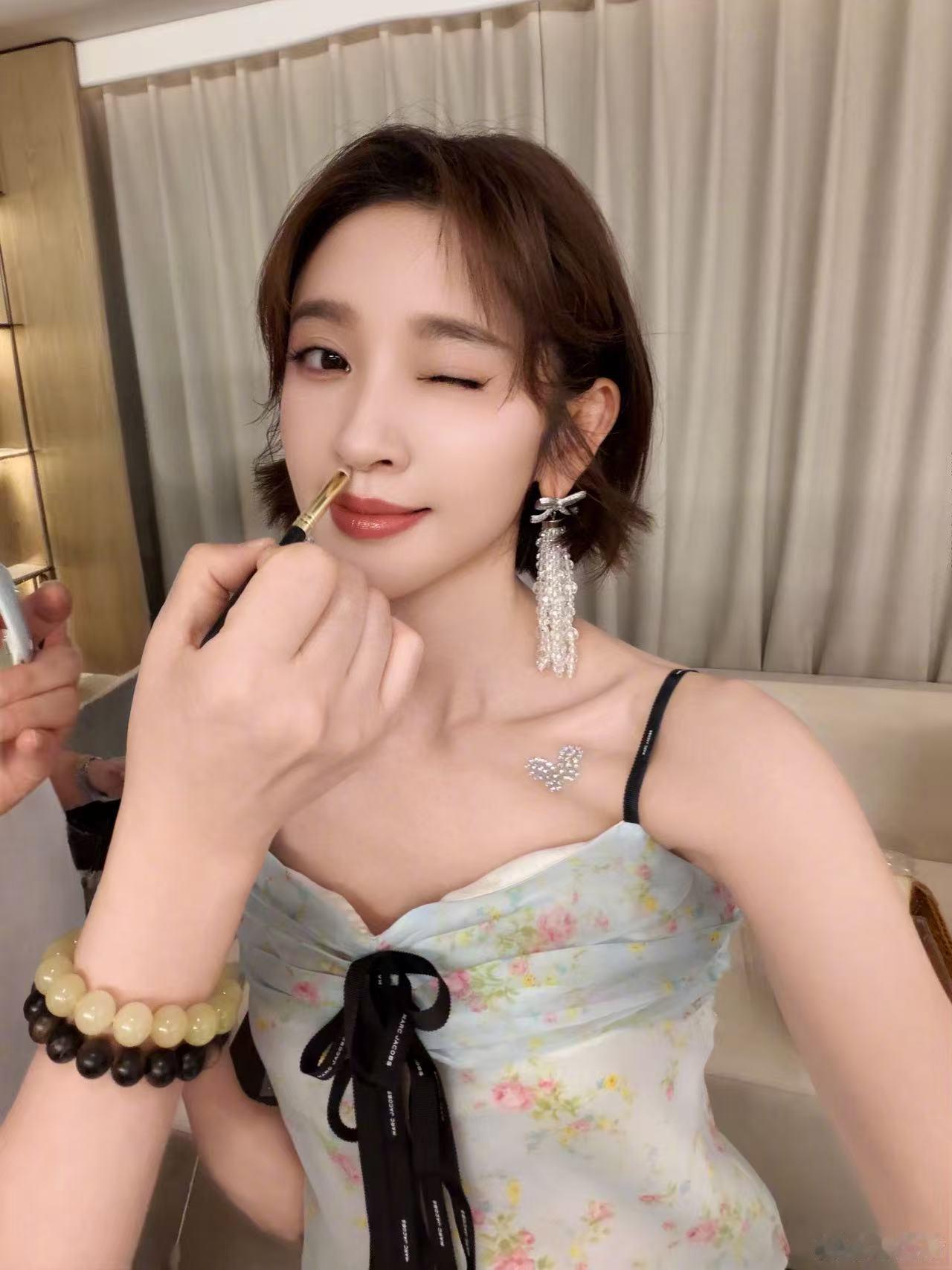 唐艺昕说我是大姐还以为唐艺昕上的是花少 本来还以为是花少新嘉宾片段，仔细一看才发
