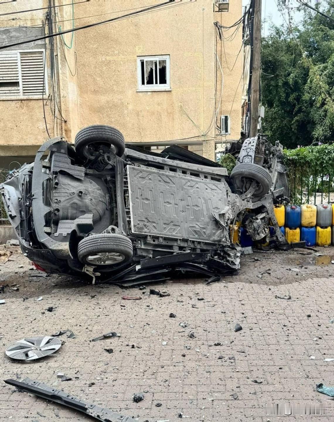 黎巴嫩军队投降派也难当，辛辛苦苦后撤，不打击不抵抗以色列人，没想到以色列人一点不