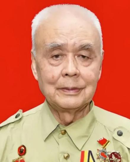 1952年，上甘岭战役中，美军正在发起进攻，唐章洪突然尿急，他竟尿在迫击炮上，谁